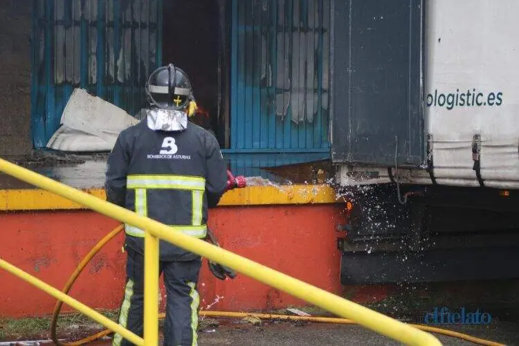 incendio-poligono-silvota-llanera-57