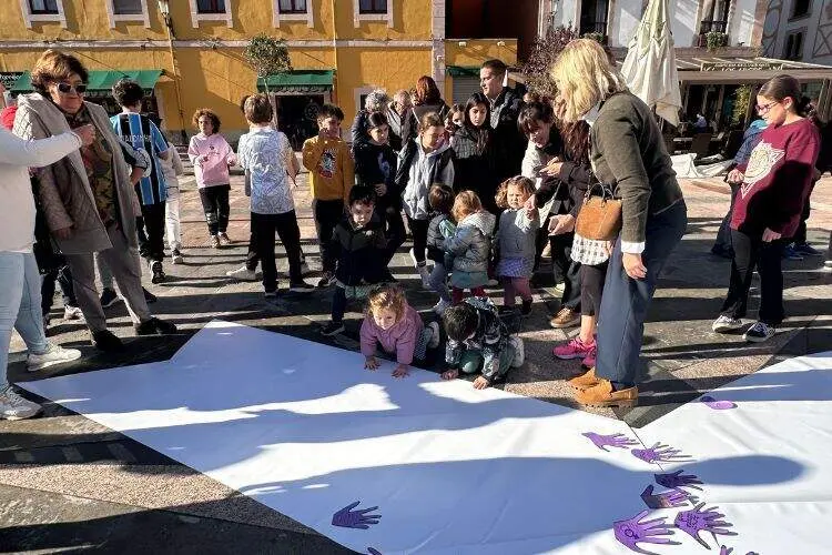 violencia-mujer-acto-cangas-onis-8