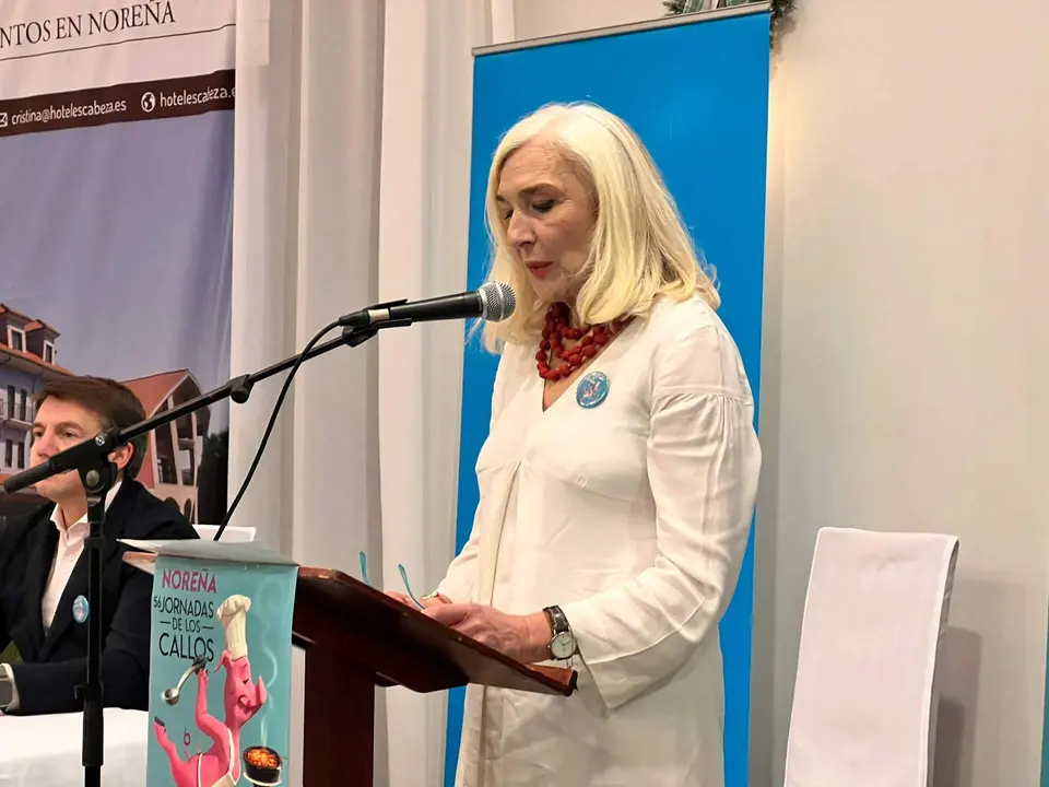 La pregonera, Teresa Camacho, en plena lectura de su discurso