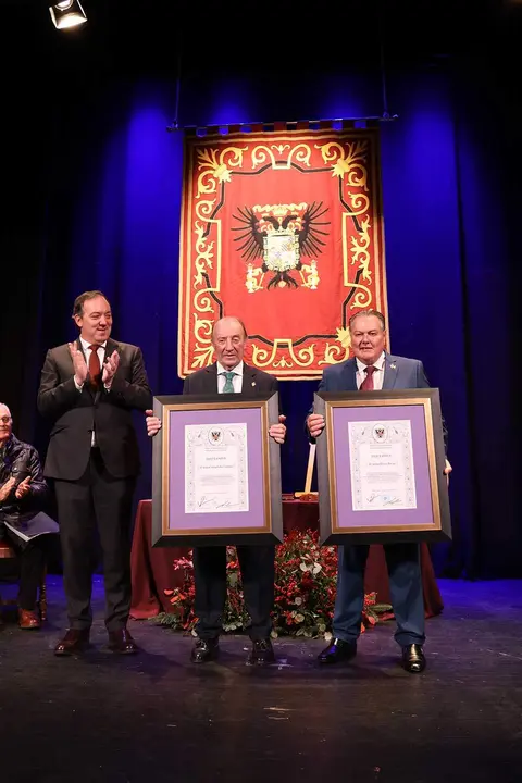 tuya-estrada-medalla-imperial-villaviciosa-01