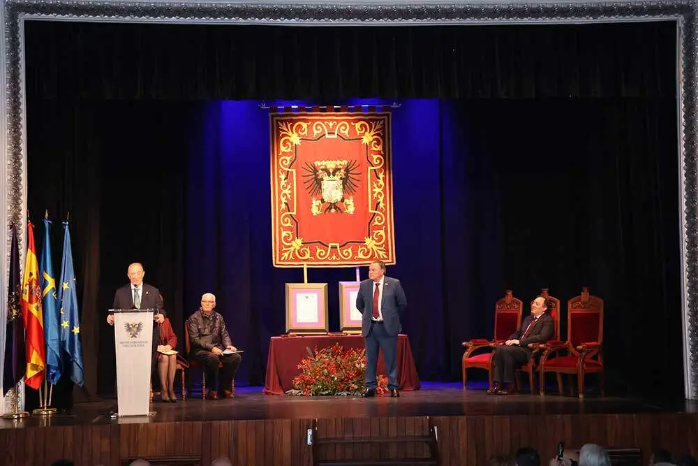 tuya-estrada-medalla-imperial-villaviciosa-03