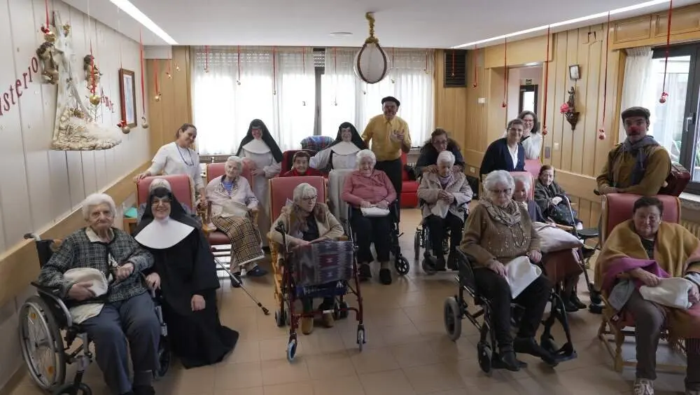 personas-mayores-fundacion-alimerka-navidad