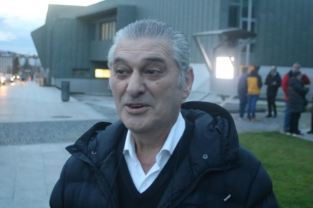 C&eacute;sar D&iacute;az momentos antes del inicio de la asamblea de la Sociedad de Festejos de Pola