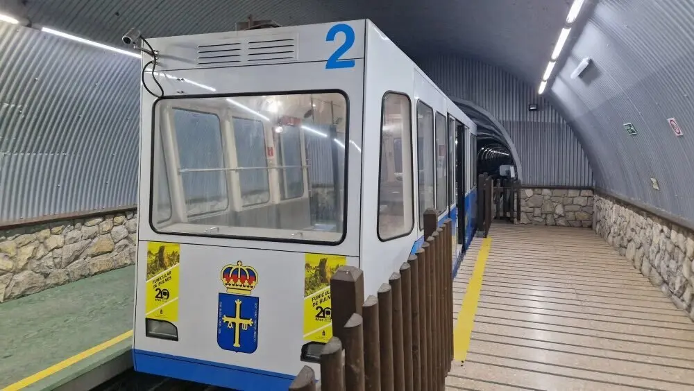 funicular-bulnes