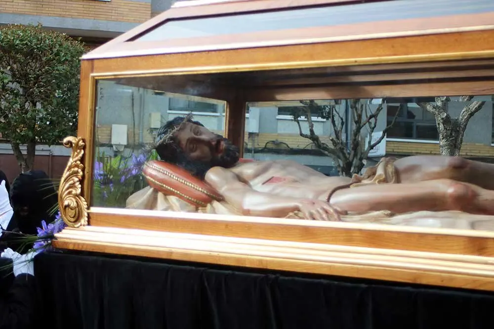 cristo-yacente-lugones-2025-019