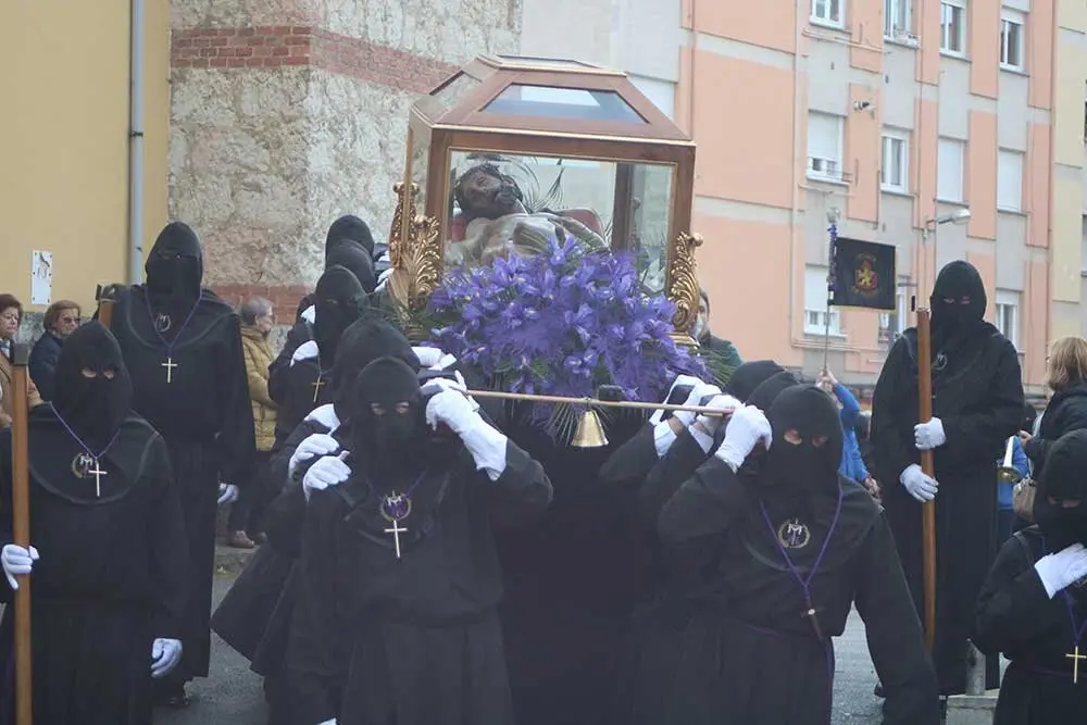 cristo-yacente-lugones-2025-031