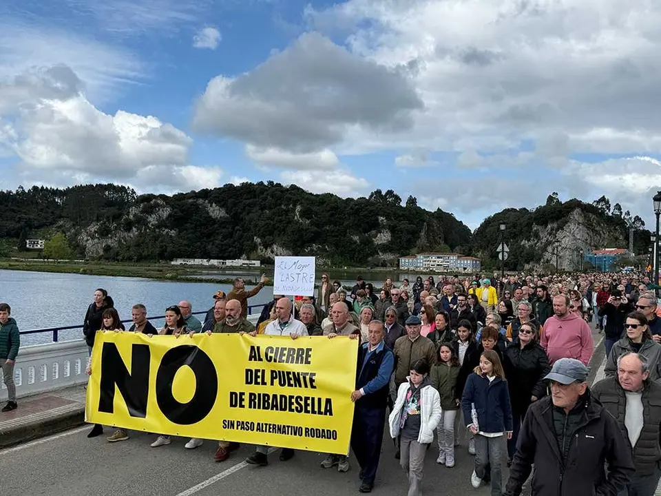 manifestacion-puente-ribadesella-09