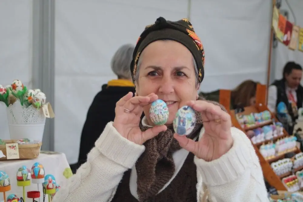 guevos-pintos-pola-2025