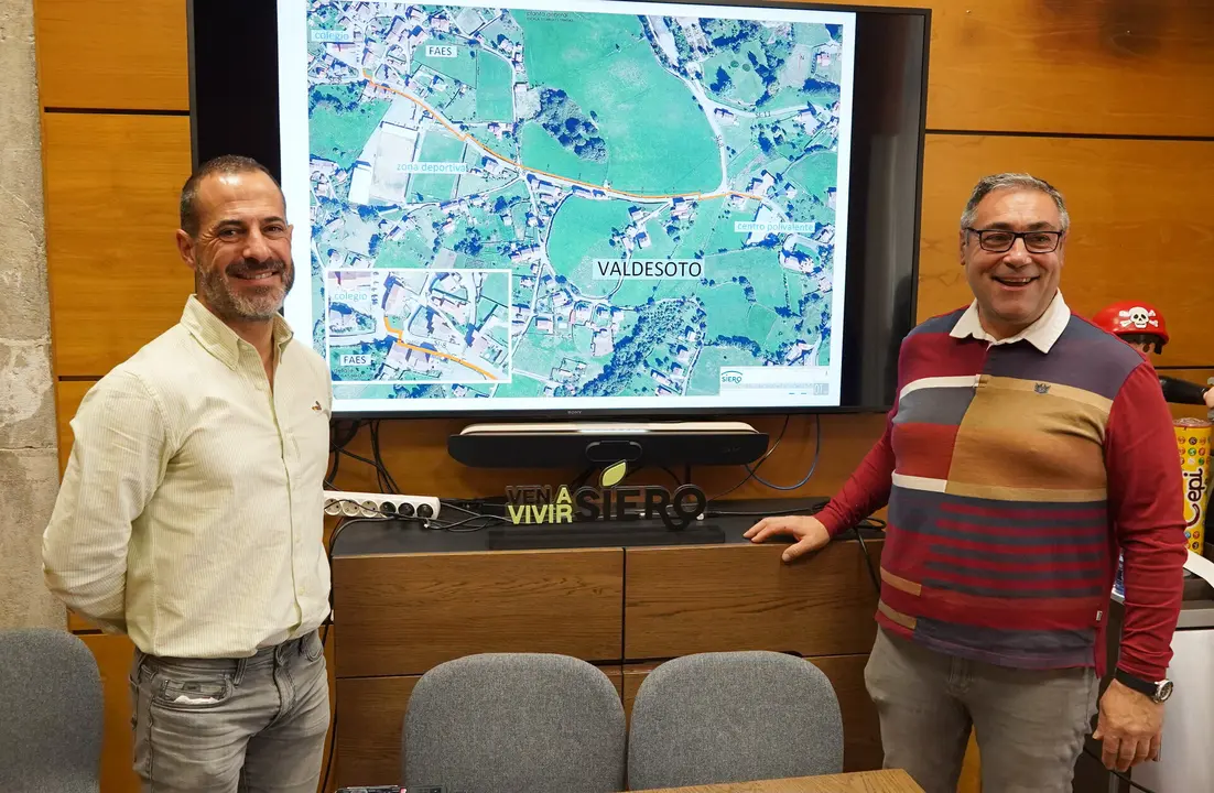 El alcalde de Siero junto al concejal Pergentino Mart&iacute;nez