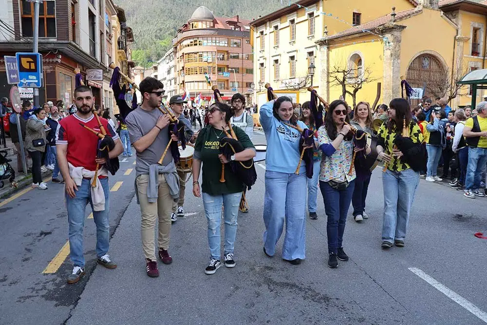 desfile-infiesto-descenso-pilona-05