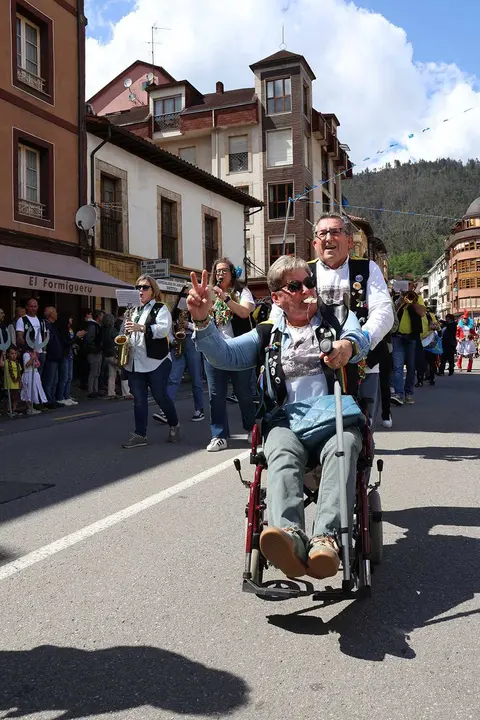 desfile-infiesto-descenso-pilona-08