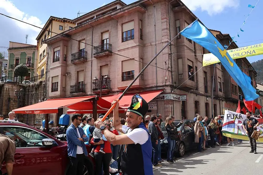 desfile-infiesto-descenso-pilona-041