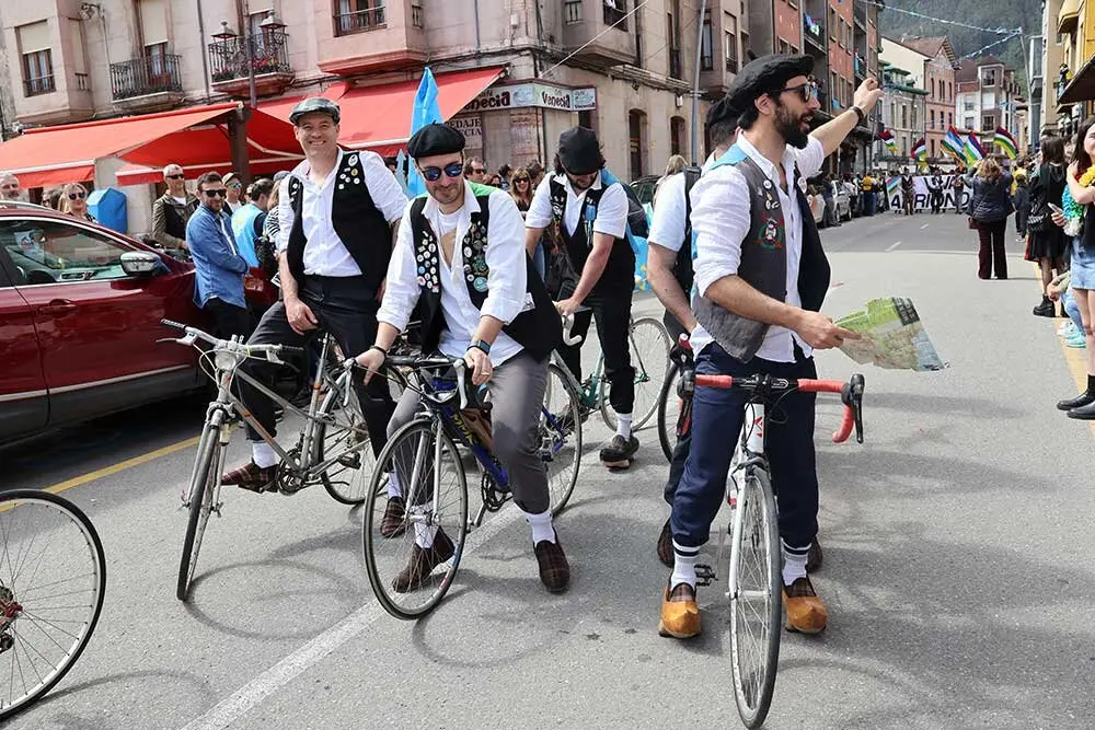 desfile-infiesto-descenso-pilona-044