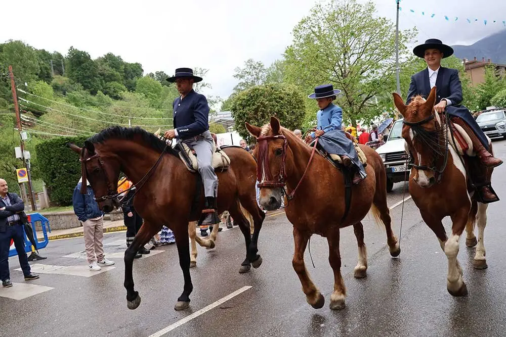 caballos-feria-abril-infiesto-2025-04