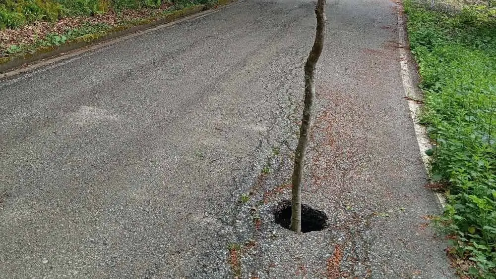 agujero-carretera-viegu-san-juan-beleno