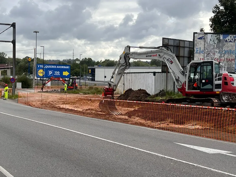 Las m&aacute;quinas ya est&aacute;n trabajando en el acceso norte de Lugones