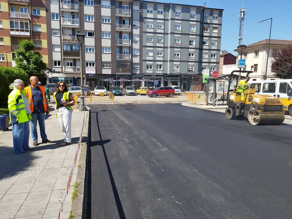 Las m&aacute;quinas ya trabajan en la Avenida Prudencio Gonz&aacute;lez, de Posaad
