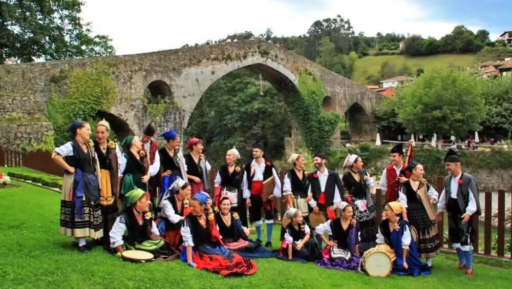 muestra-folklore-cangas-onis