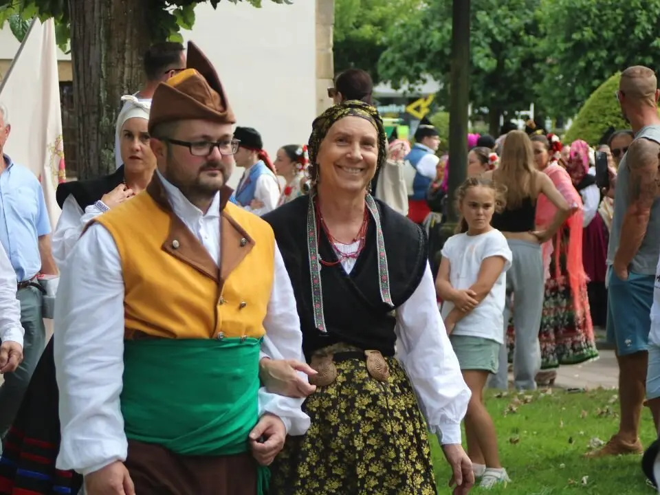 Desfile-folclórico-El-Carmín (2)