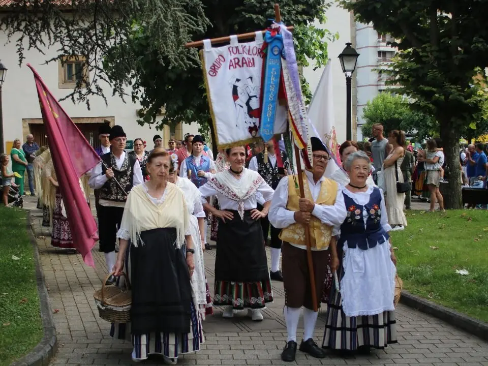 Desfile-folclórico-El-Carmín (3)