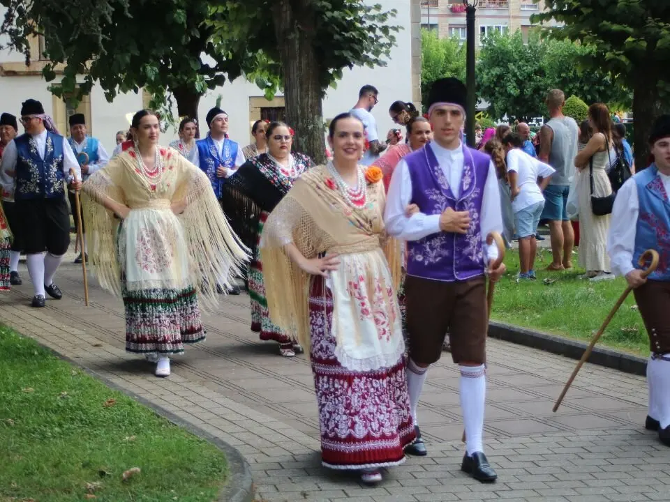 Desfile-folclórico-El-Carmín (7)