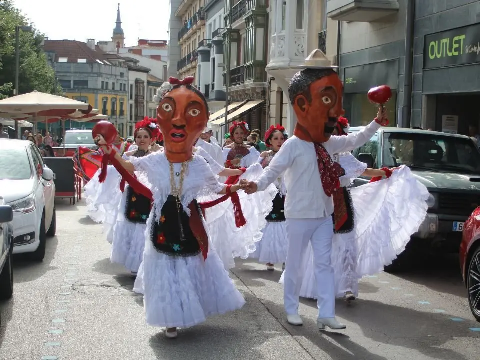 Desfile-folclórico-El-Carmín (16)