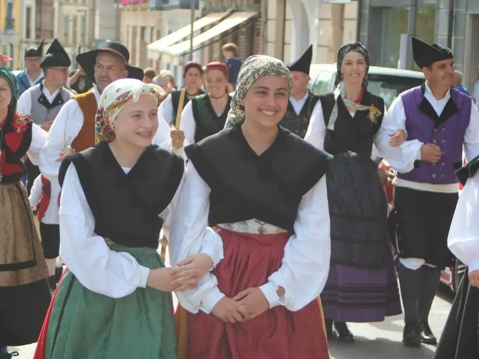 Desfile-folclórico-El-Carmín (24)