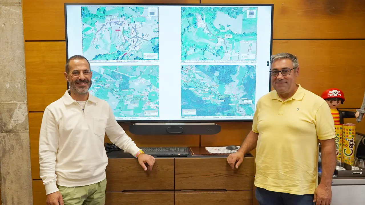 A la izda, el alcalde de Siero, &Aacute;ngel Garc&iacute;a, junto al concejal Pergentino Mart&iacute;nez