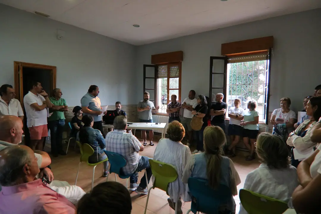 Un momento de la reuni&oacute;n celebrada en Robledo