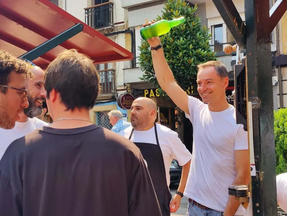 Galer&iacute;a fotos Concurso Sidre Casero de Villaviciosa (60) - copia