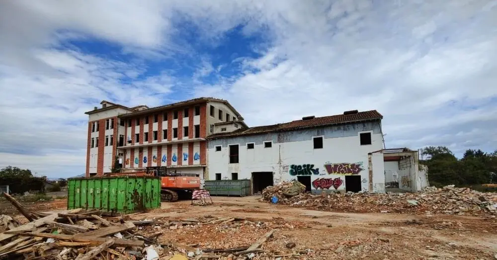Antigua f&aacute;brica de La Piquera actualmente propiedad de Grupo El Gaitero