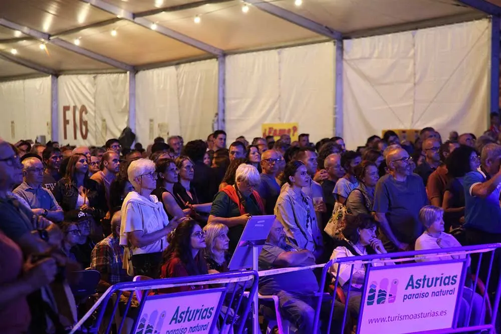 hevia-concierto-villaviciosa-07