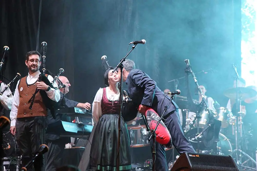 hevia-concierto-villaviciosa-011