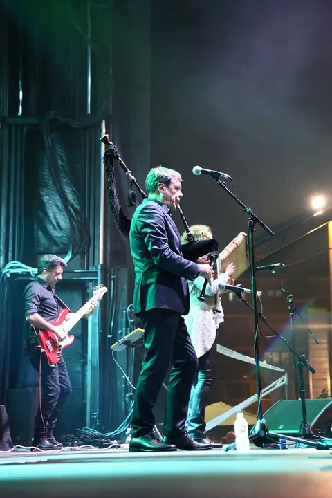 hevia-concierto-villaviciosa-014