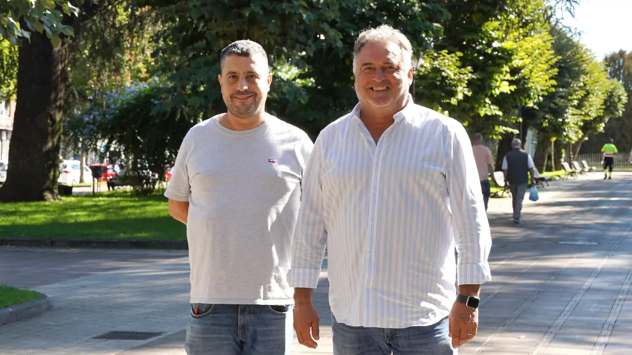 A la izda, Javier Rodr&iacute;guez, y el concejal de Caminos en el Medio Rural, Alejandro Villa