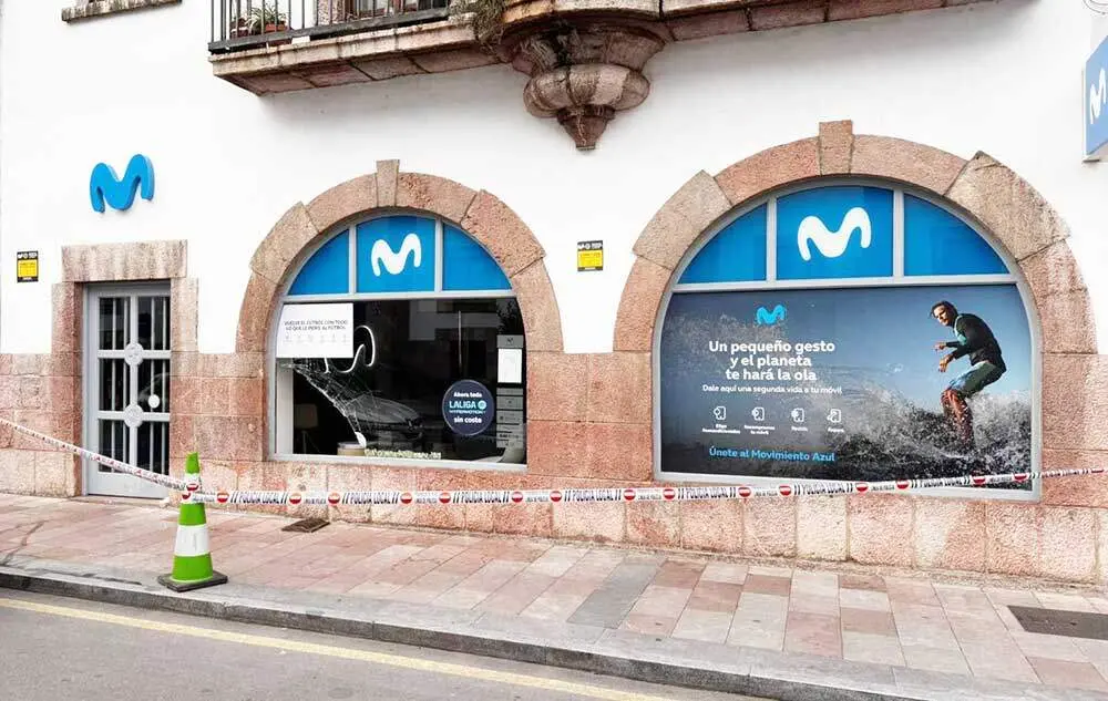 tienda-movistar-cangas-alcantarillazo