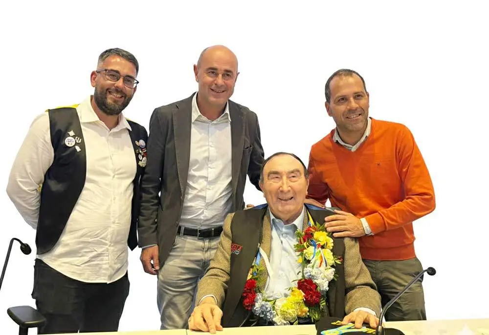 graciano-garcia-embajador-sella