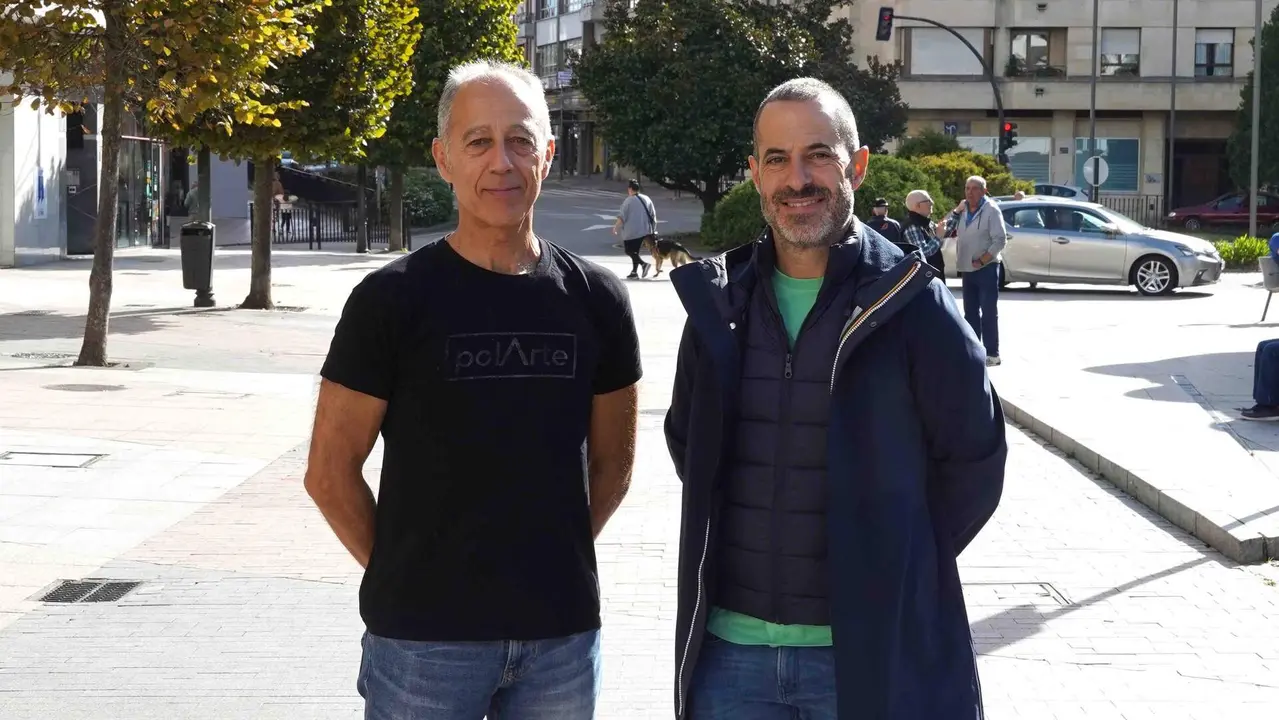 A la izda, el concejal de deportes, Jes&uacute;s Abad, junto al alcalde de Siero