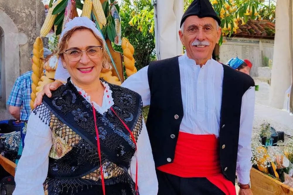 Pareja de vecinos que destacaban por sus sonrisas y alegr&iacute;a.