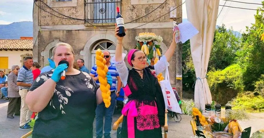 Subasta de uno de los lotes de los ramos.