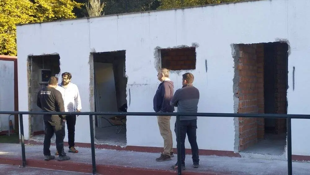 vestuario-pista-corredoria-llanes