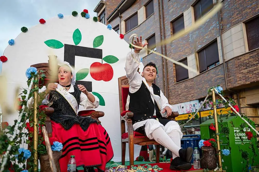 Festival-de-la-Manzana-2025---Carrozas-041-