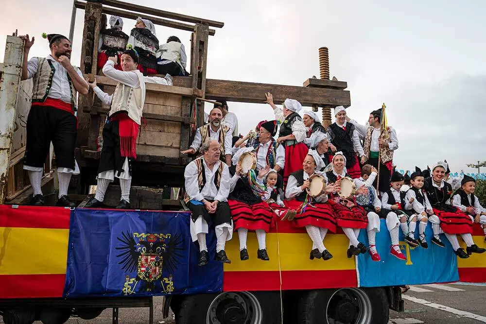 Festival-de-la-Manzana-2025---Carrozas-042-