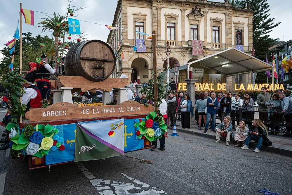 Festival-de-la-Manzana-2025---Carrozas-046-