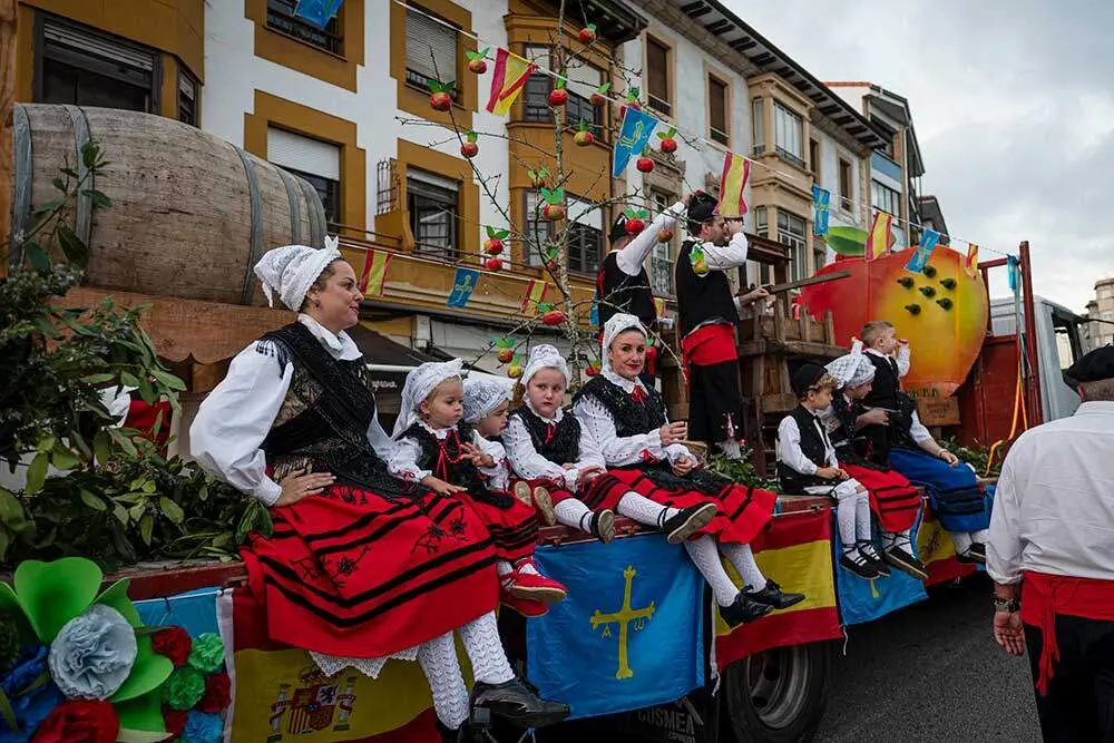 Festival-de-la-Manzana-2025---Carrozas-047-