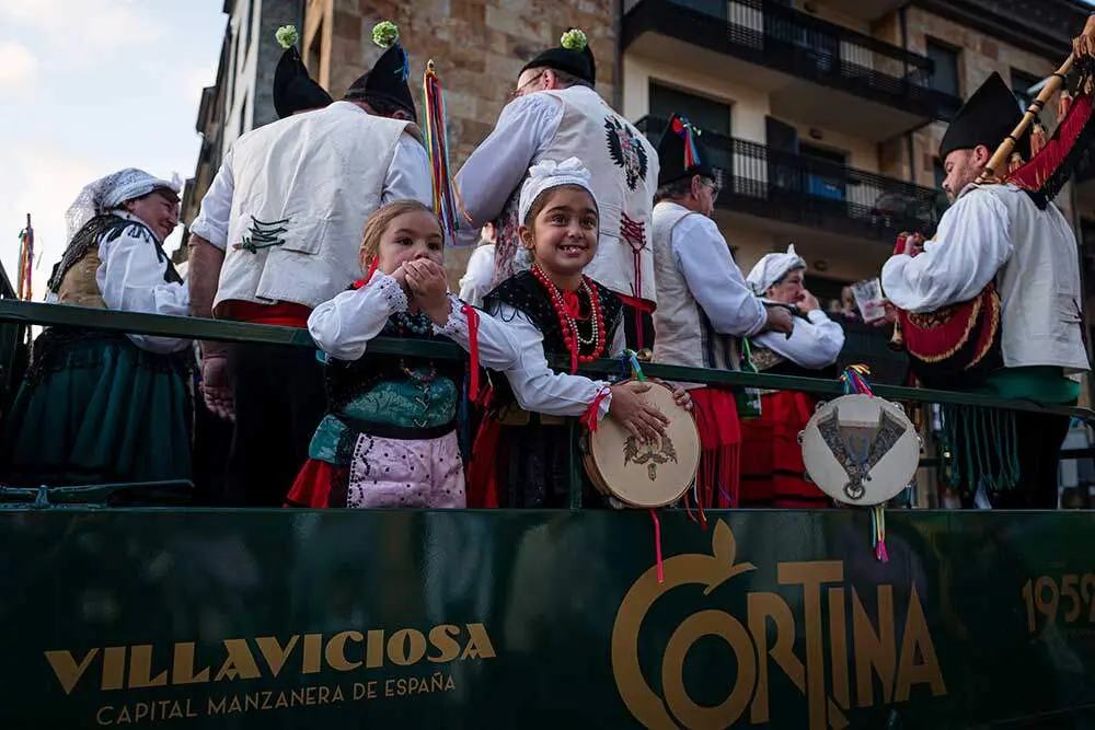 Festival-de-la-Manzana-2025---Carrozas-028-