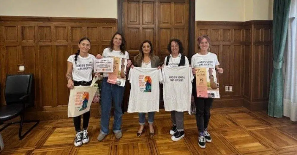 Presentaci&oacute;n de las actividades en el Ayuntamiento de Llanes.