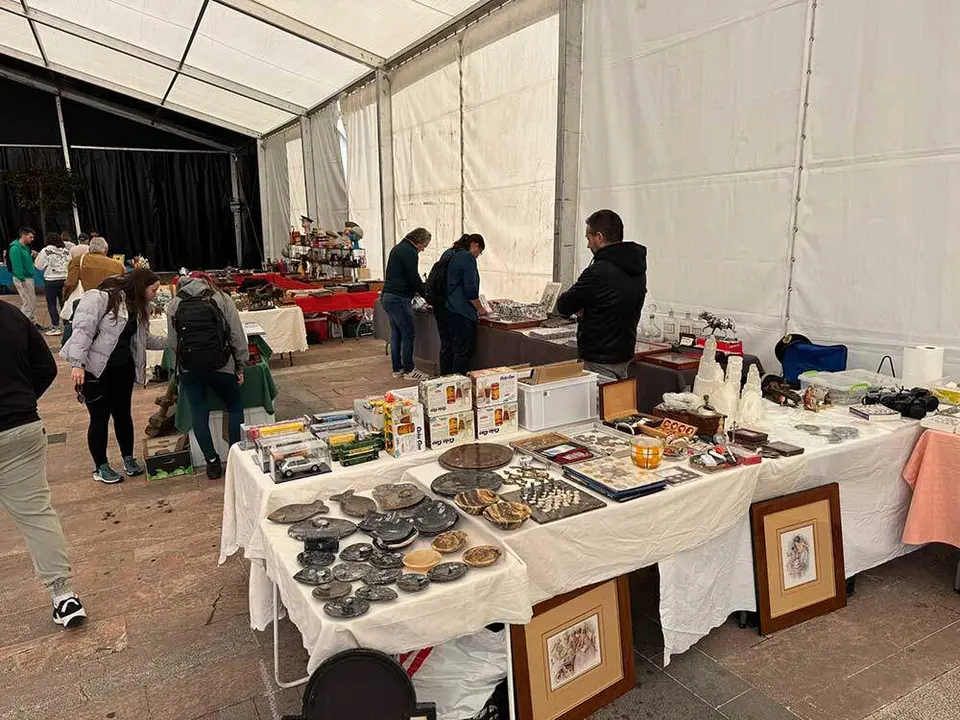 feria-antiguedades-cangas-2025-019