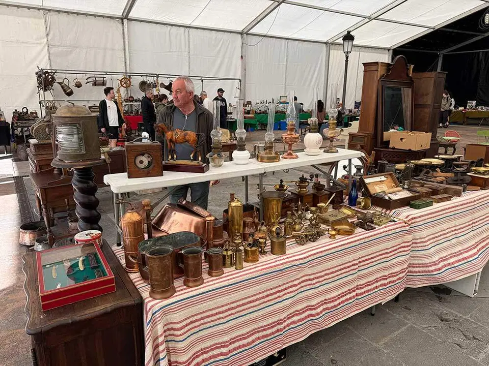 feria-antiguedades-cangas-2025-01