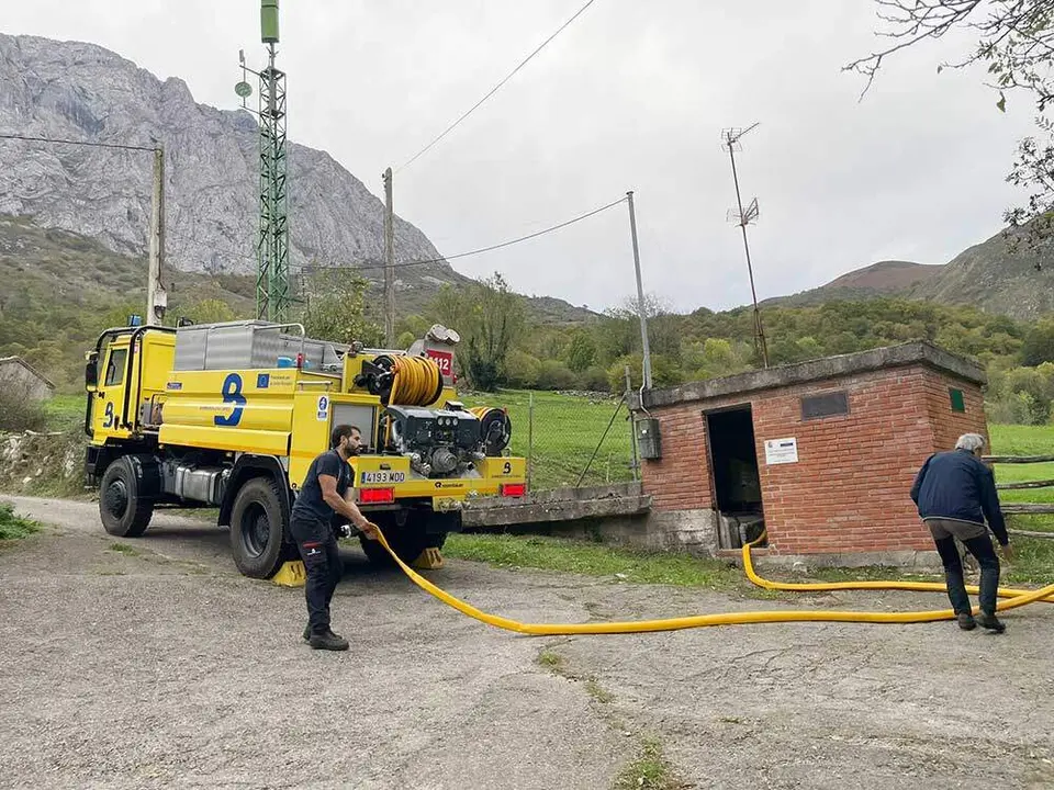 bomberos-agua-taranes-ponga